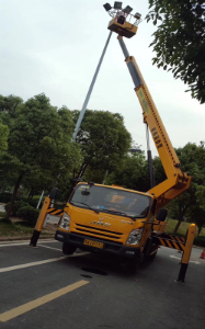 路灯车